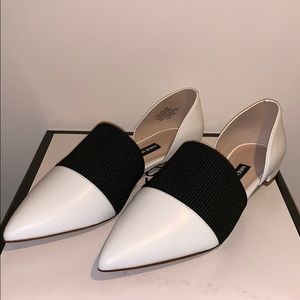 Nine West - 6.5 - White Leather point Cut Out Flat